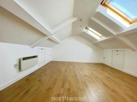 1 bedroom Flat to let in High Street, Crowle, DN17