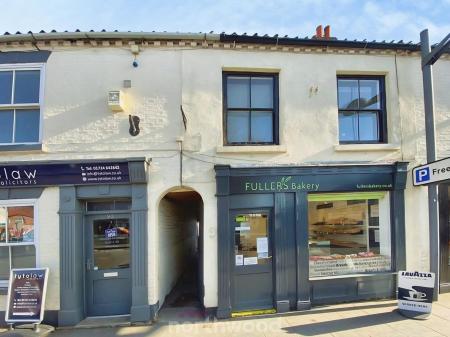 1 bedroom Flat to let in High Street, Crowle, DN17