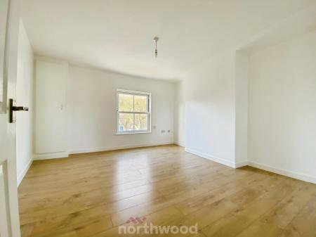 1 bedroom Flat to let in High Street, Crowle, DN17