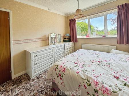 2 bedroom Detached bungalow for sale in Broad Lane, Doncaster, DN14