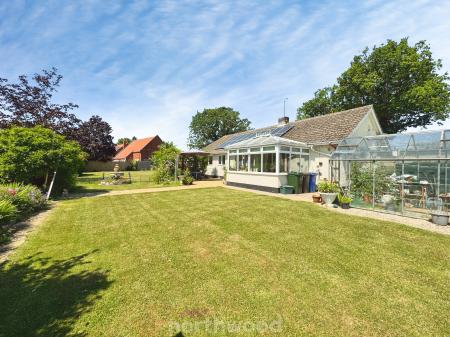 2 bedroom Detached bungalow for sale in Broad Lane, Doncaster, DN14