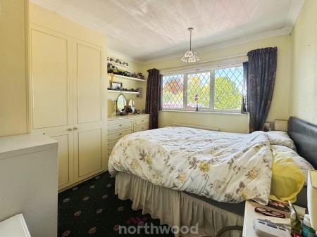 2 bedroom Detached bungalow for sale in Broad Lane, Doncaster, DN14