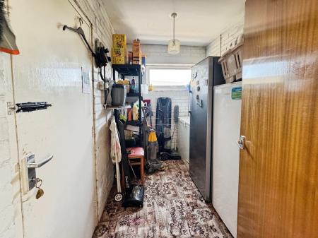 2 bedroom Detached bungalow for sale in Broad Lane, Doncaster, DN14