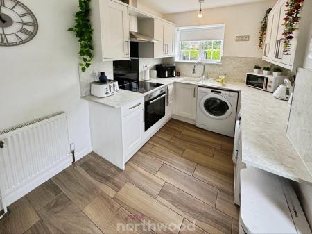 3 bedroom Semi-detached house for sale in Geneva Square, Moorends, Doncaster, DN8