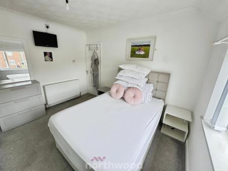 3 bedroom Semi-detached house for sale in Geneva Square, Moorends, Doncaster, DN8