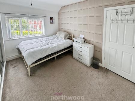 3 bedroom Semi-detached house for sale in Geneva Square, Moorends, Doncaster, DN8