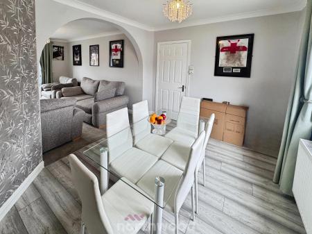 3 bedroom Semi-detached house for sale in Geneva Square, Moorends, Doncaster, DN8
