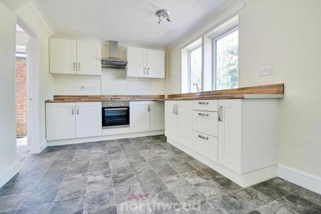 3 bedroom Semi-detached house to let in Haynes Grove, Thorne, DN8