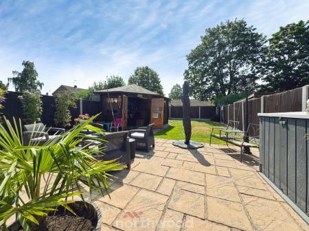 3 bedroom Semi-detached house for sale in Alexandra Road, Moorends, Doncaster, DN8