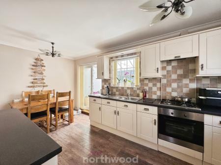 3 bedroom Semi-detached house for sale in Alexandra Road, Moorends, Doncaster, DN8