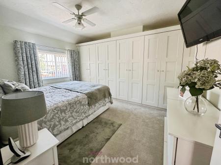 3 bedroom Semi-detached house for sale in Alexandra Road, Moorends, Doncaster, DN8