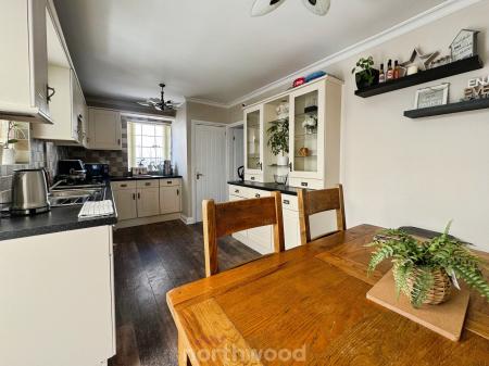 3 bedroom Semi-detached house for sale in Alexandra Road, Moorends, Doncaster, DN8