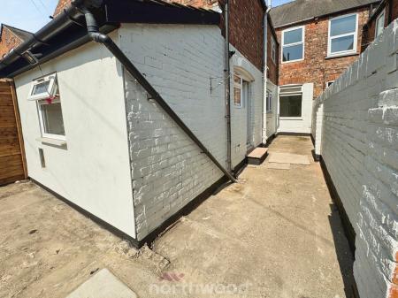 4 bedroom Terraced House to let in Fountayne Street, Goole, DN14