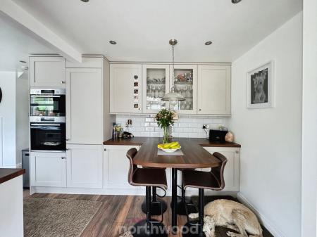 3 bedroom Detached house for sale in Union Road, Thorne, Doncaster, DN8