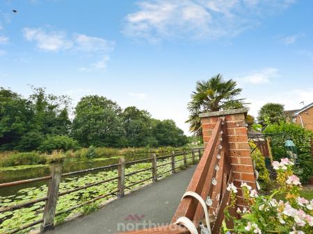 3 bedroom Detached house for sale in Union Road, Thorne, Doncaster, DN8