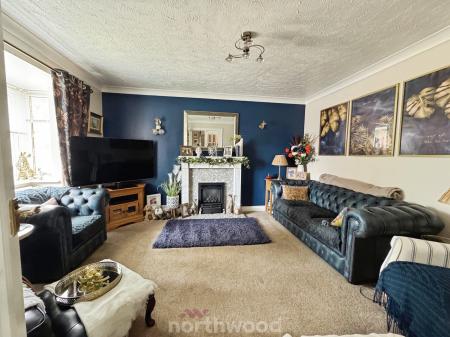 3 bedroom Detached house for sale in Union Road, Thorne, Doncaster, DN8