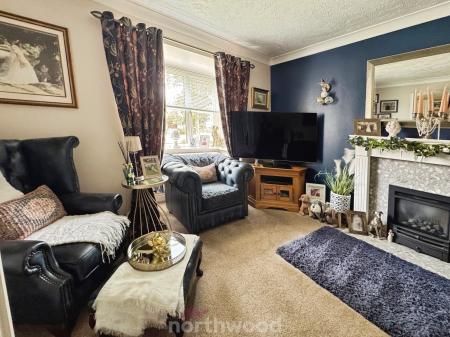 3 bedroom Detached house for sale in Union Road, Thorne, Doncaster, DN8
