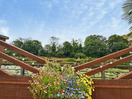 3 bedroom Detached house for sale in Union Road, Thorne, Doncaster, DN8