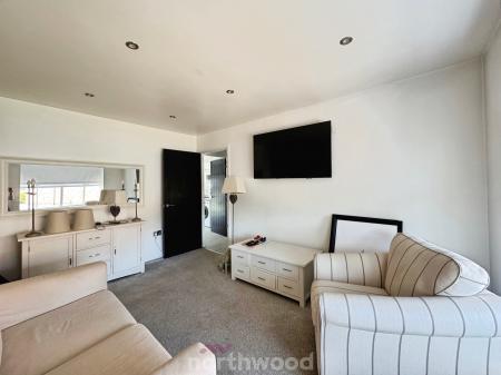4 bedroom Terraced House for sale in Wharf Crescent, Thorne, Doncaster, DN8
