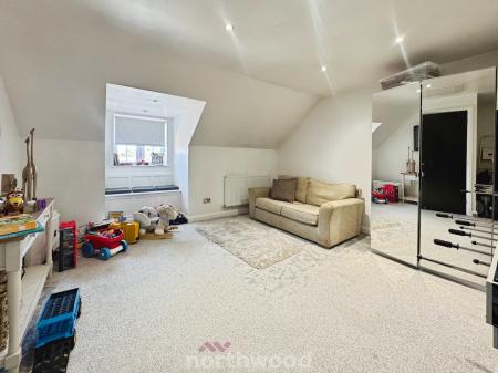 4 bedroom Terraced House for sale in Wharf Crescent, Thorne, Doncaster, DN8