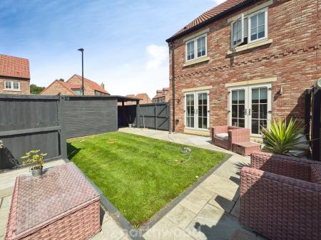 4 bedroom Terraced House for sale in Wharf Crescent, Thorne, Doncaster, DN8