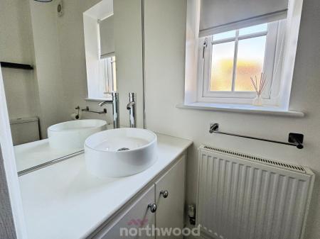 4 bedroom Terraced House for sale in Wharf Crescent, Thorne, Doncaster, DN8