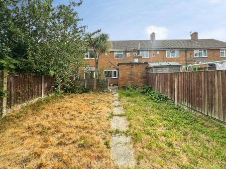 3 bedroom Terraced House for sale in Foxhill Road, Thorne, DN8