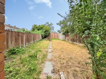 3 bedroom Terraced House for sale in Foxhill Road, Thorne, DN8