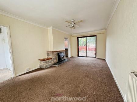 3 bedroom Terraced House for sale in Foxhill Road, Thorne, DN8