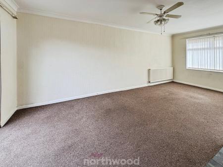 3 bedroom Terraced House for sale in Foxhill Road, Thorne, DN8