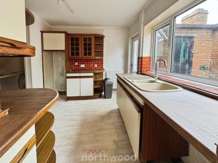 3 bedroom Terraced House for sale in Foxhill Road, Thorne, DN8
