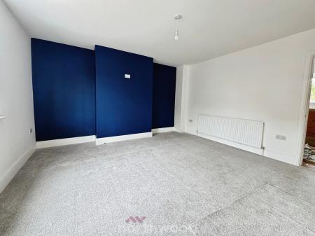 3 bedroom Semi-detached house for sale in Grange Grove, Moorends, Doncaster, DN8