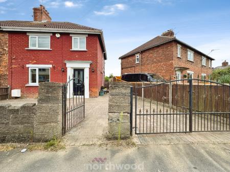 3 bedroom Semi-detached house for sale in Grange Grove, Moorends, Doncaster, DN8