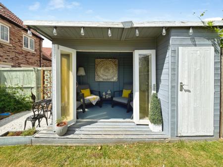 5 bedroom Link detached house for sale in Wharf Crescent, Thorne, Doncaster, DN8