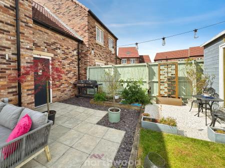 5 bedroom Link detached house for sale in Wharf Crescent, Thorne, Doncaster, DN8