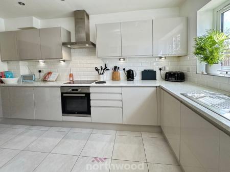 5 bedroom Link detached house for sale in Wharf Crescent, Thorne, Doncaster, DN8