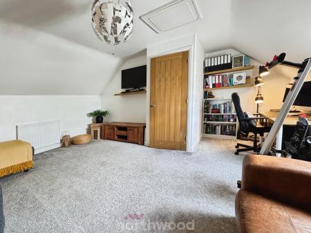 5 bedroom Link detached house for sale in Wharf Crescent, Thorne, Doncaster, DN8