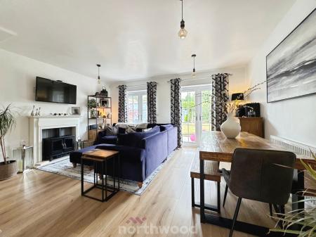 5 bedroom Link detached house for sale in Wharf Crescent, Thorne, Doncaster, DN8