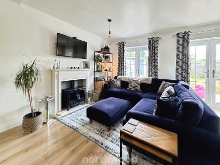 5 bedroom Link detached house for sale in Wharf Crescent, Thorne, Doncaster, DN8