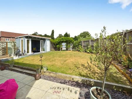 5 bedroom Link detached house for sale in Wharf Crescent, Thorne, Doncaster, DN8