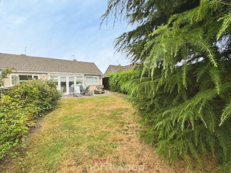 2 bedroom Semi-detached house for sale in Park Crescent, Thorne, Doncaster, DN8
