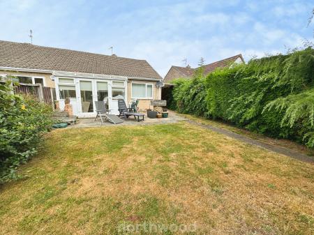 2 bedroom Semi-detached house for sale in Park Crescent, Thorne, Doncaster, DN8