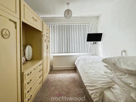 2 bedroom Semi-detached house for sale in Park Crescent, Thorne, Doncaster, DN8