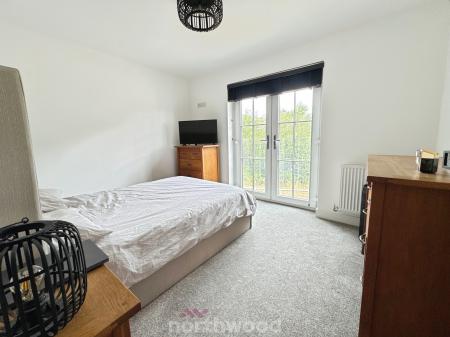 2 bedroom Flat for sale in Moorings Drive, Thorne, Doncaster, DN8
