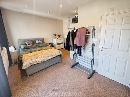 1 bedroom House share to let in North Eastern Road, Thorne, Doncaster, DN8