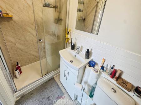 1 bedroom House share to let in North Eastern Road, Thorne, Doncaster, DN8