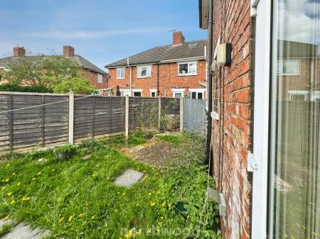 3 bedroom End of terrace house for sale in South Road, Moorends, Doncaster, DN8