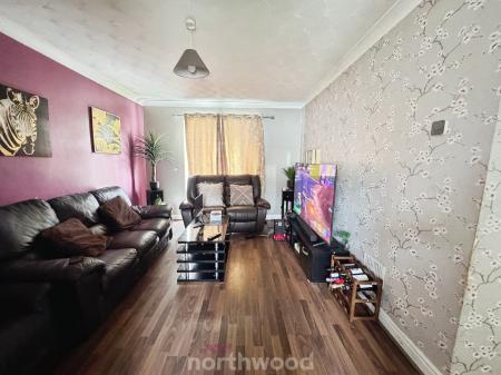 3 bedroom End of terrace house for sale in South Road, Moorends, Doncaster, DN8