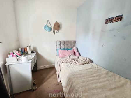 3 bedroom End of terrace house for sale in South Road, Moorends, Doncaster, DN8