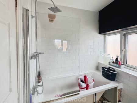 3 bedroom End of terrace house for sale in South Road, Moorends, Doncaster, DN8